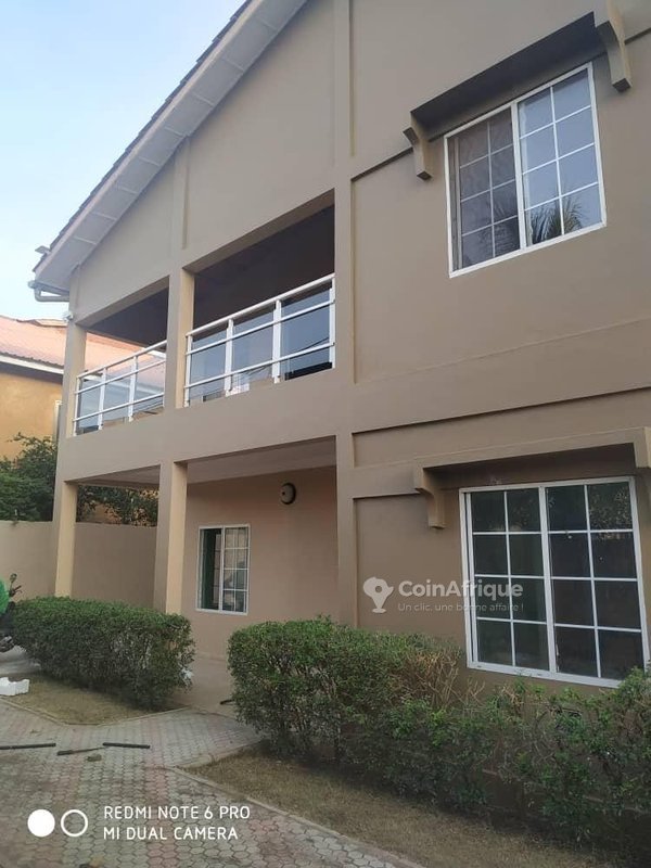 Villa luxueuse de 5 pièces avec garage spacieux et titre foncier