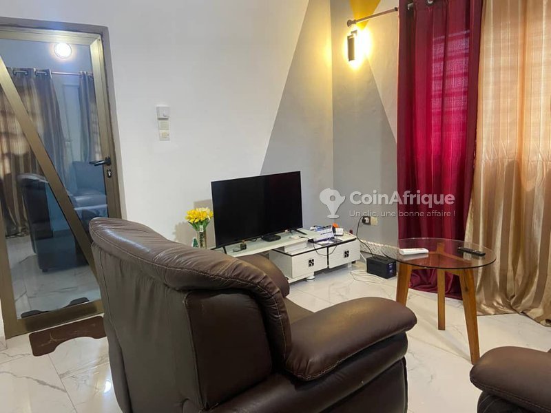 Appartement meublé 1 pièce avec emplacement stratégique en centre-ville