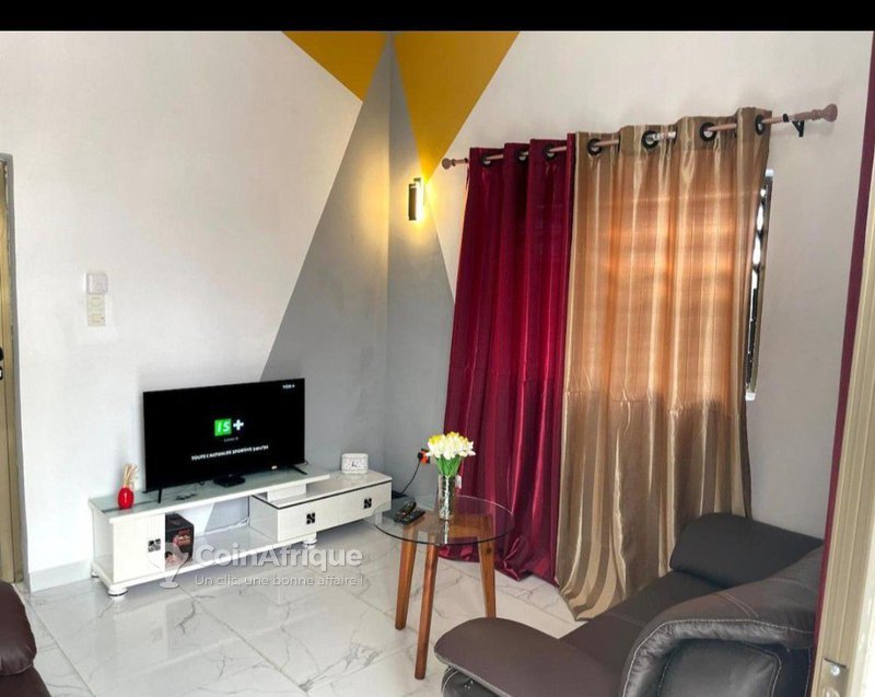 Appartement meublé 1 pièce avec emplacement stratégique en centre-ville