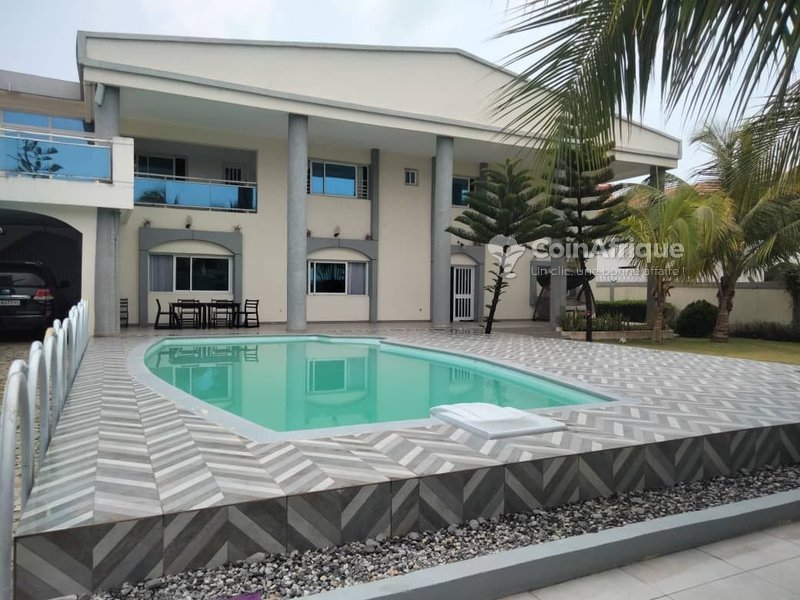 Vente d'une villa de 7 pièces