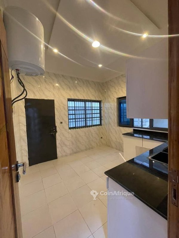 Appartement de 3 pièces avec terrasse spacieuse et garage