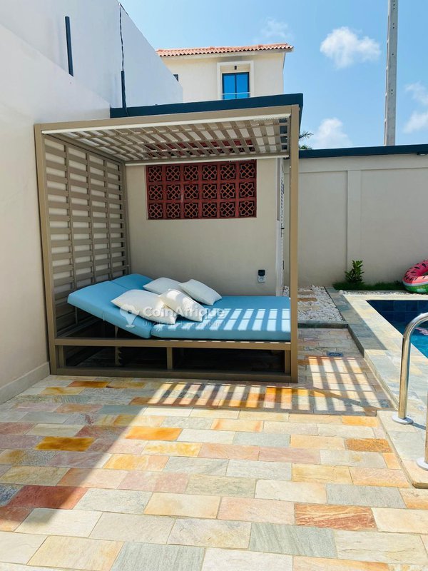 Villa luxueuse de 2 pièces avec piscine et équipements haut de gamme