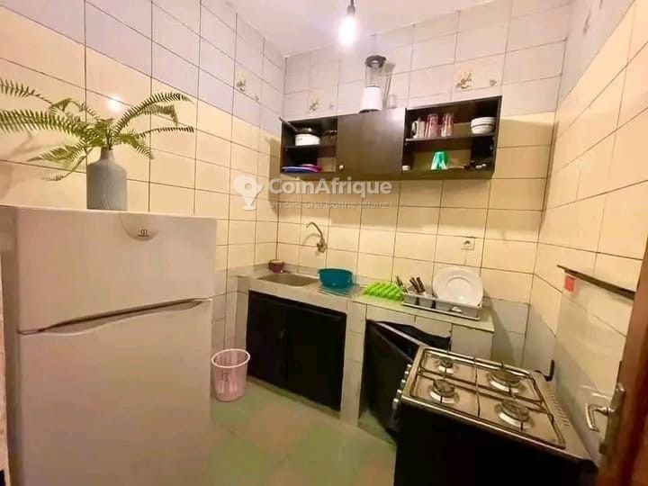 Appartement meublé d'une pièce avec terrasse et équipements haut de gamme