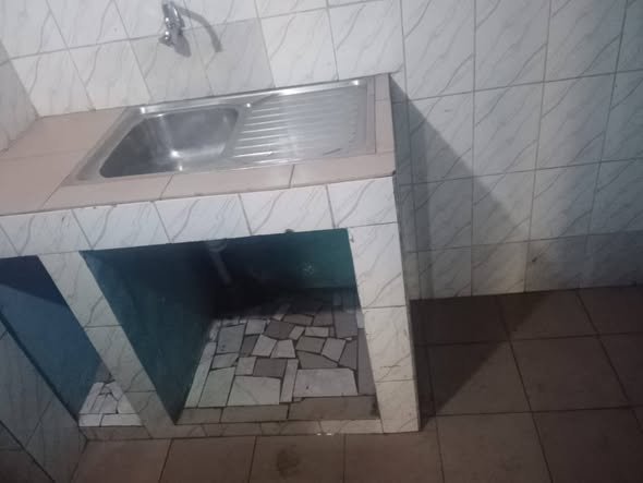 Studio spacieux avec salon et sanitaires - Quartier accessible et sécurisé
