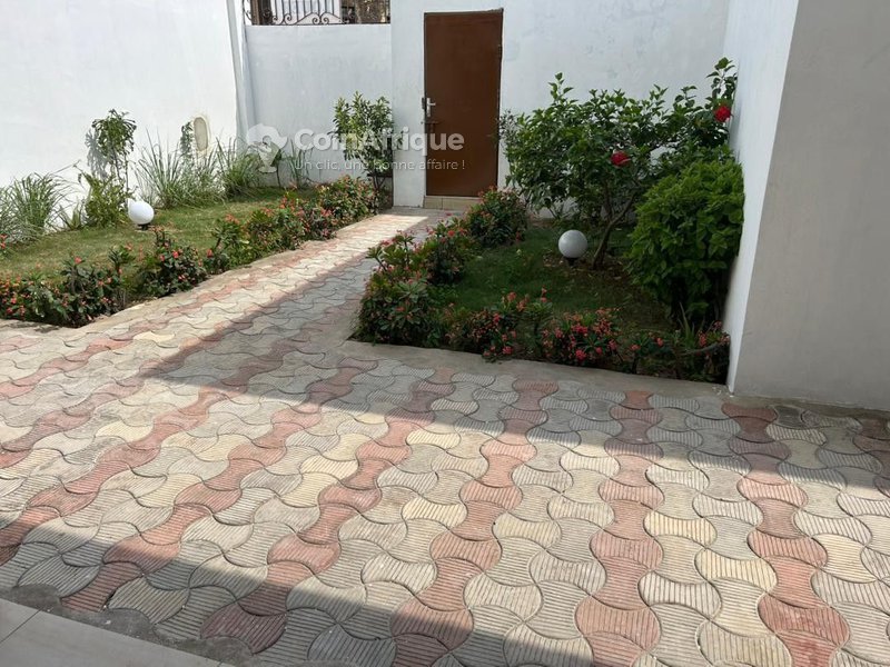 Villa luxueuse de 4 pièces avec climatisation et accès véhicule