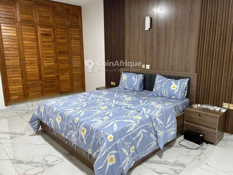 Appartement meublé de 3 pièces avec terrasse et vue imprenable sur la mer