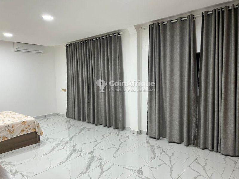 Appartement meublé de 3 pièces avec terrasse et vue imprenable sur la mer