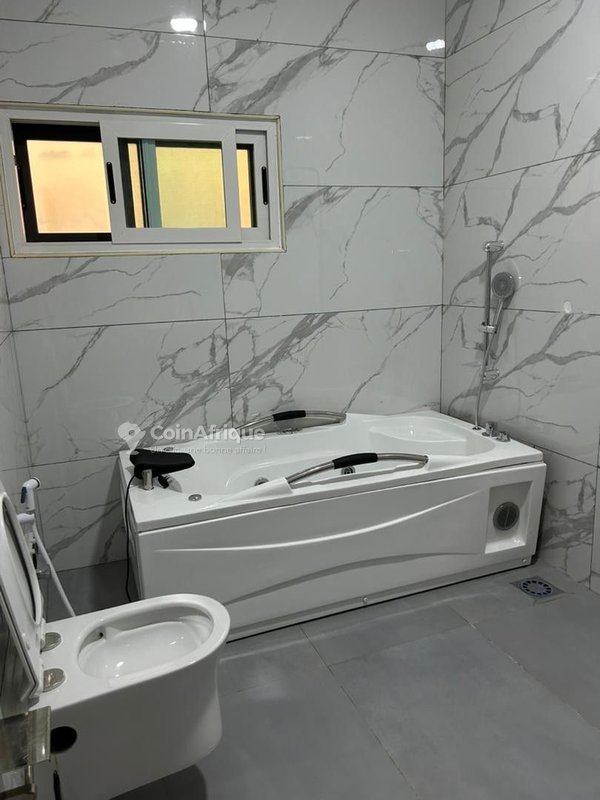 Appartement meublé de 3 pièces avec terrasse et vue imprenable sur la mer