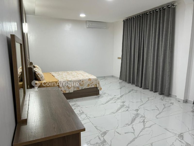 Appartement meublé de 3 pièces avec terrasse et vue imprenable sur la mer