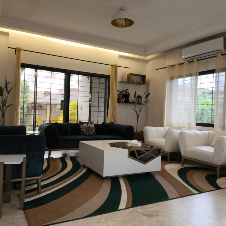 Magnifique villa meublée de 5 chambres avec jardin arboré et équipements haut de gamme