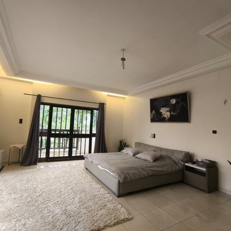 Magnifique villa meublée de 5 chambres avec jardin arboré et équipements haut de gamme