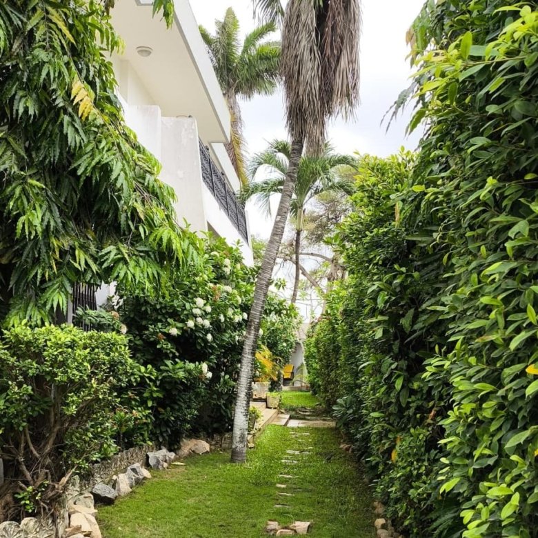 Magnifique villa meublée de 5 chambres avec jardin arboré et équipements haut de gamme