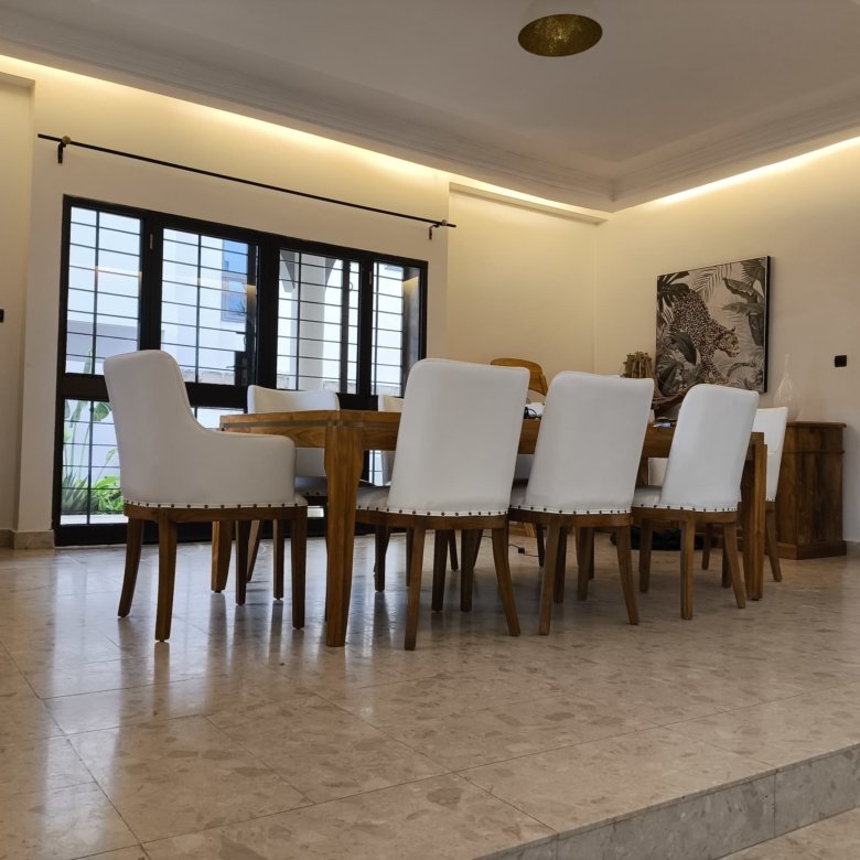 Magnifique villa meublée de 5 chambres avec jardin arboré et équipements haut de gamme