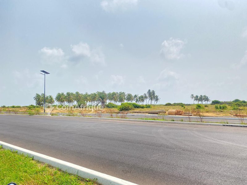 Terrain spacieux de 4823 m² en bordure de la Route des Pêches - Proximité immédiate des sites touristiques