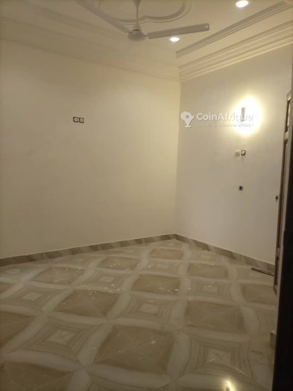 Villa duplex luxueuse de 4 chambres avec garage et sanitaires haut de gamme