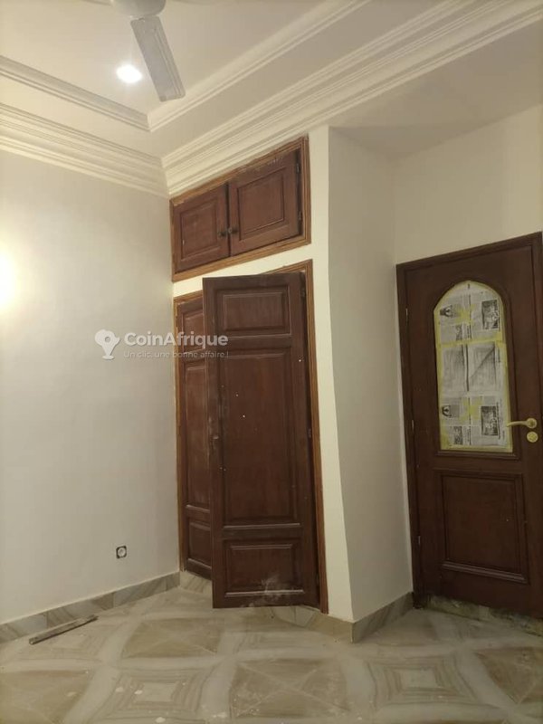Villa duplex luxueuse de 4 chambres avec garage et sanitaires haut de gamme