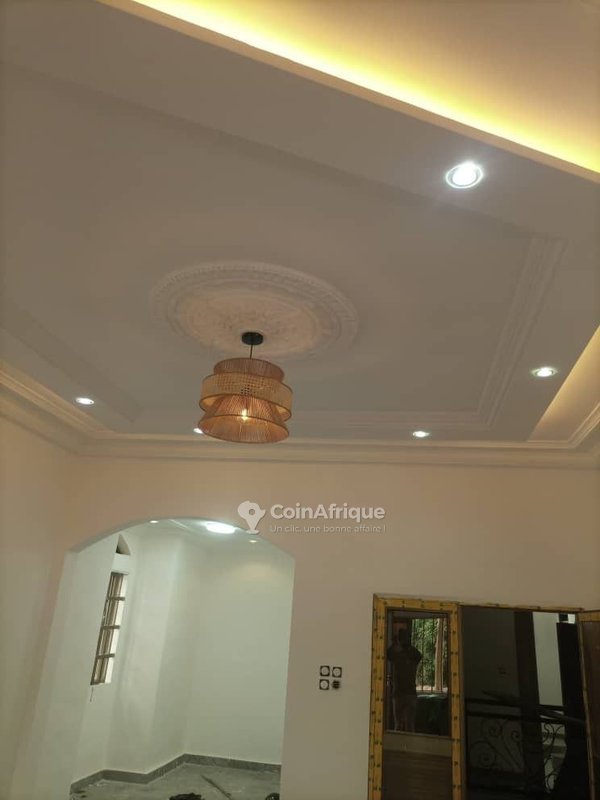 Villa duplex luxueuse de 4 chambres avec garage et sanitaires haut de gamme