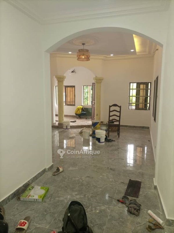 Villa duplex luxueuse de 4 chambres avec garage et sanitaires haut de gamme
