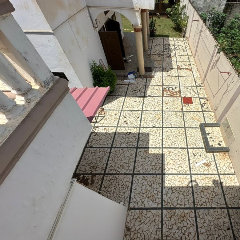 Villa luxueuse de 4 pièces avec titre foncier et grand espace extérieur