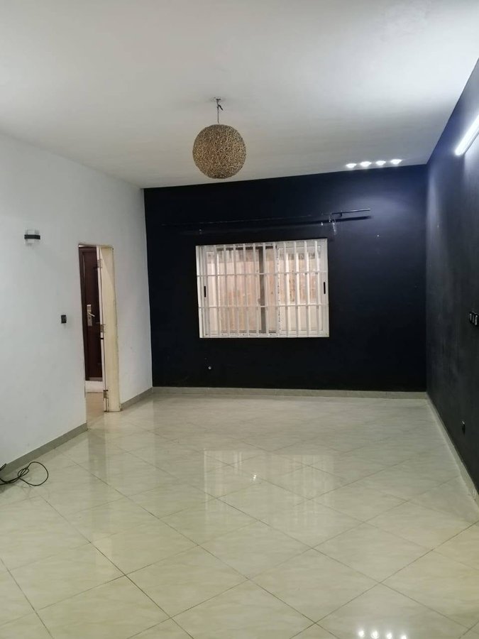 Appartement cosy de 2 pièces avec terrasse et accès véhicules