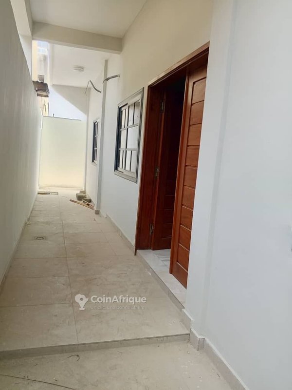 Appartement de 3 pièces haut standing avec balcons personnels et sécurité