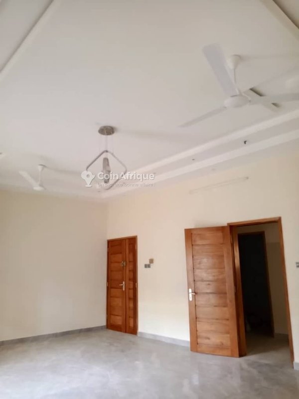 Appartement de 3 pièces haut standing avec balcons personnels et sécurité