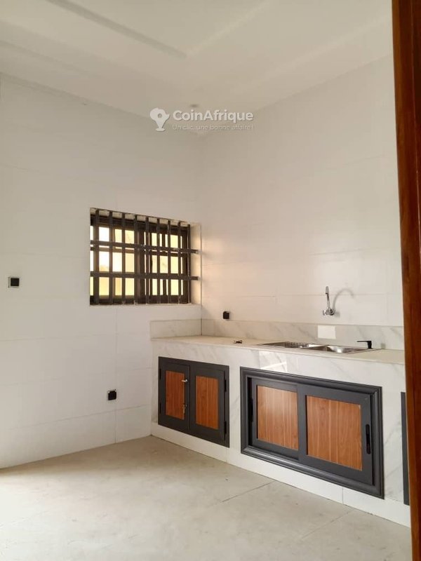 Appartement de 3 pièces haut standing avec balcons personnels et sécurité