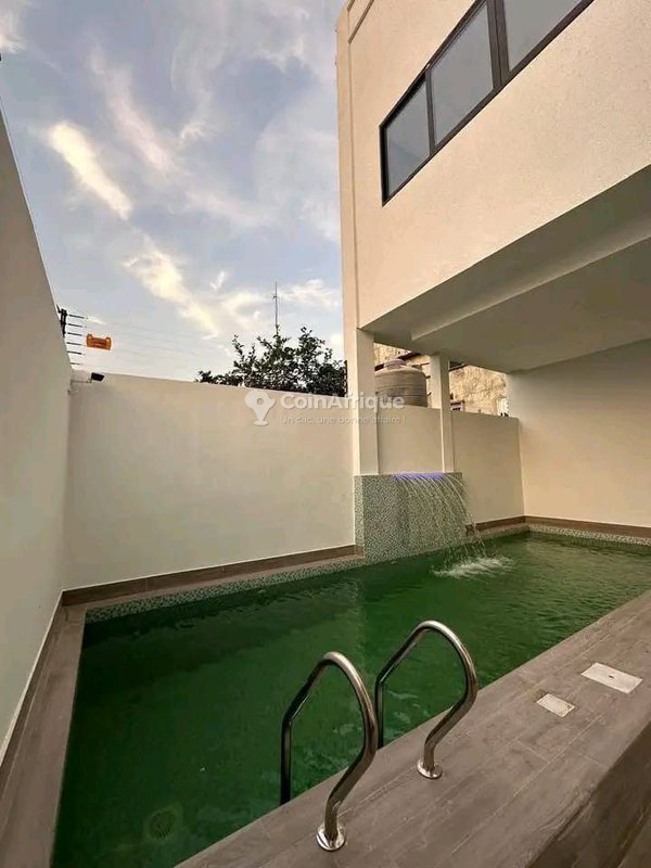 Villa luxueuse de 4 pièces avec piscine et équipements haut de gamme