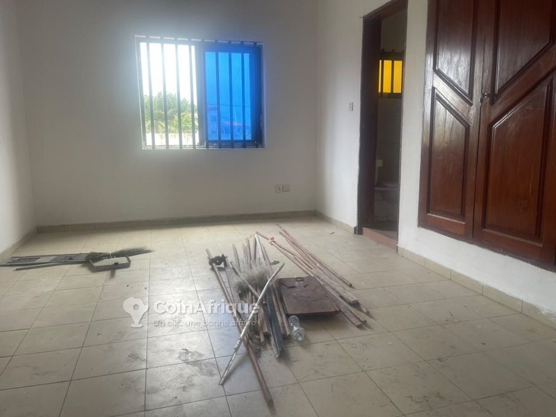 Villa duplex de 5 chambres avec jacuzzi et garage spacieux