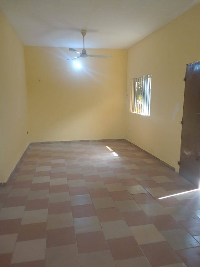 Appartement 2 pièces avec équipements modernes et quartier calme