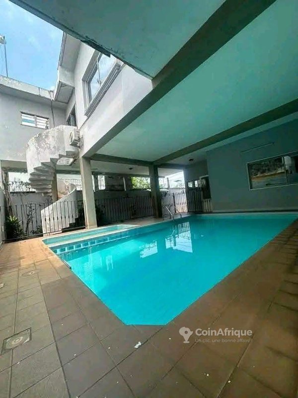 Villa duplex de 3 chambres avec piscine et dépendance