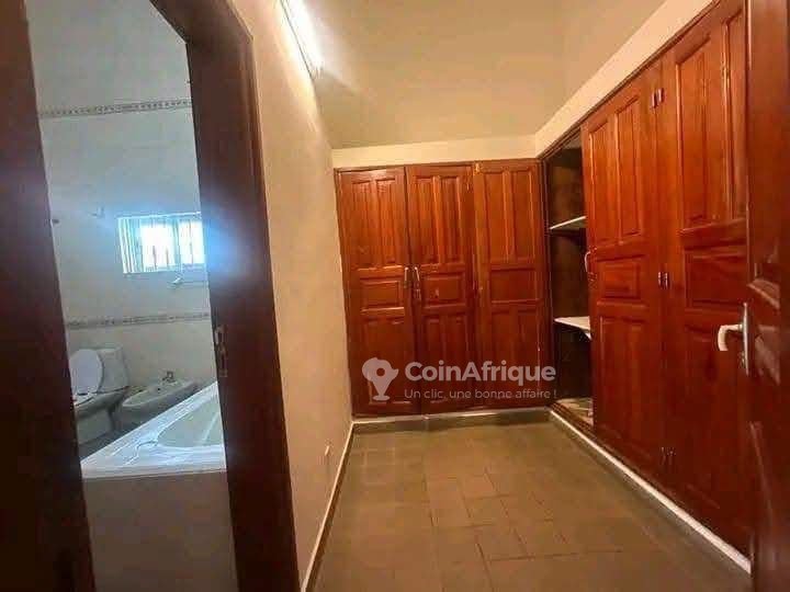 Villa duplex de 3 chambres avec piscine et dépendance