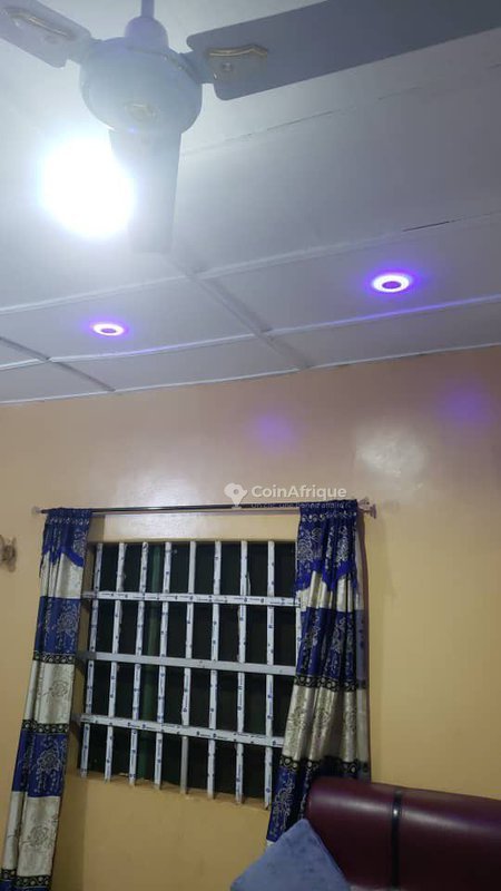 Villa luxueuse de 4 chambres avec climatisation, boutiques et vaste terrasse