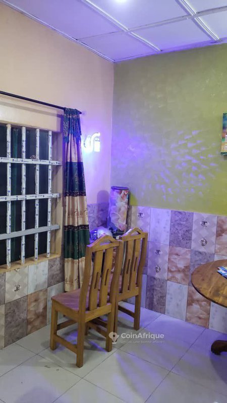 Villa luxueuse de 4 chambres avec climatisation, boutiques et vaste terrasse