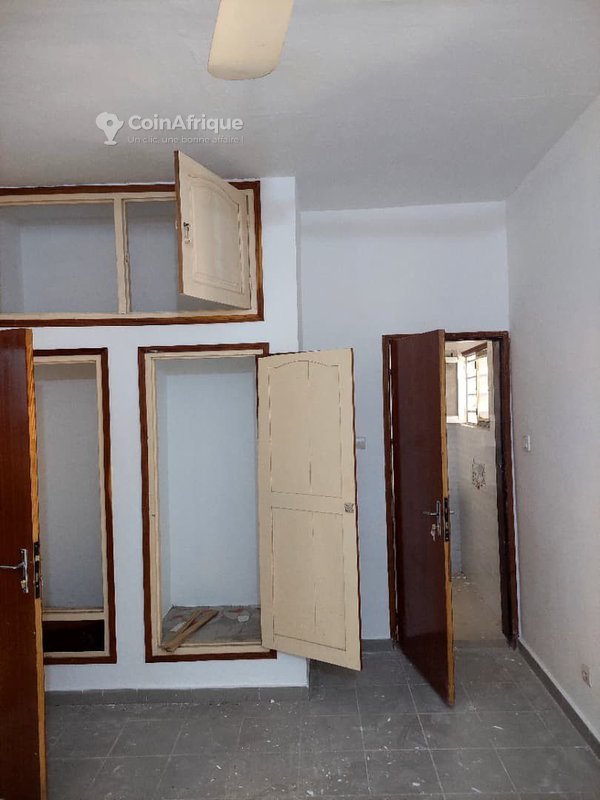 Villa luxueuse de 6 pièces avec garage double et équipements haut de gamme