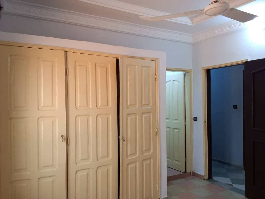 Appartement de standing avec 3 chambres et équipements haut de gamme