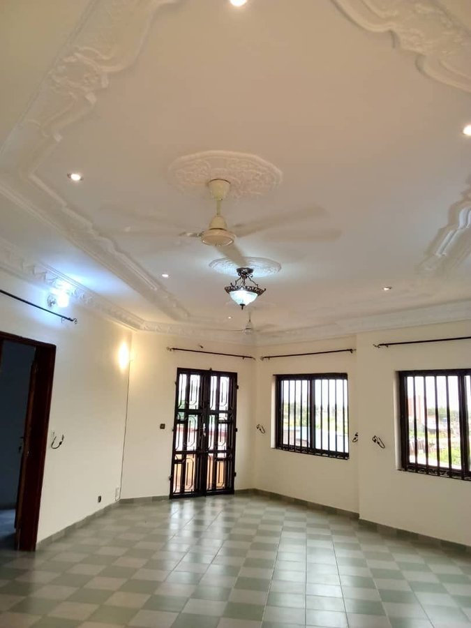 Appartement de standing avec 3 chambres et équipements haut de gamme