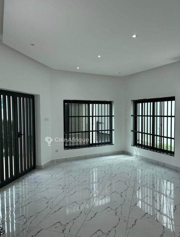 Villa luxueuse de 6 pièces avec jardin et espaces professionnels