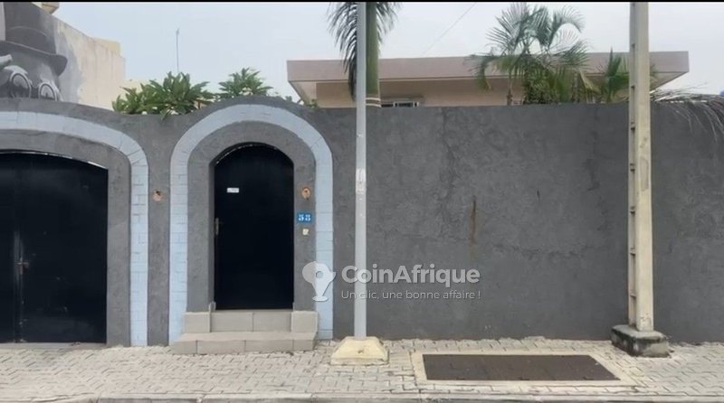 Villa luxueuse de 5 pièces avec piscine privée et titre foncier personnel