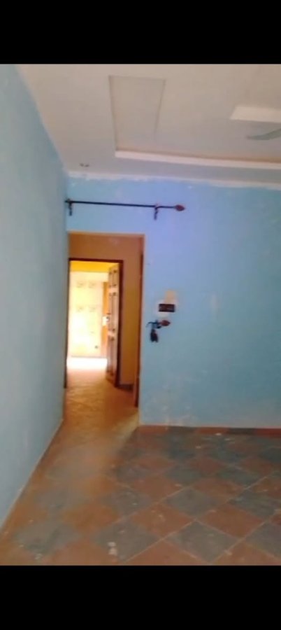 Appartement 1 pièce avec cuisine spacieuse et arrière-cour à proximité des pavés