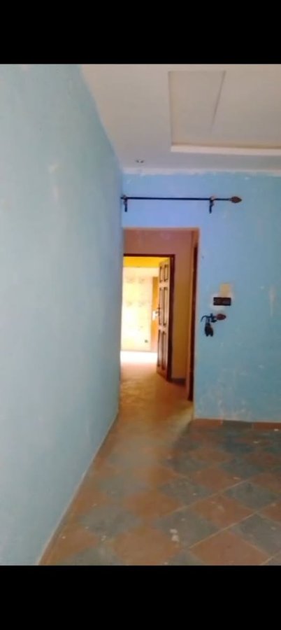 Appartement 1 pièce avec cuisine spacieuse et arrière-cour à proximité des pavés