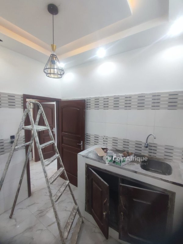 Appartement meublé de 3 pièces avec climatisation et balcon dans un quartier calme