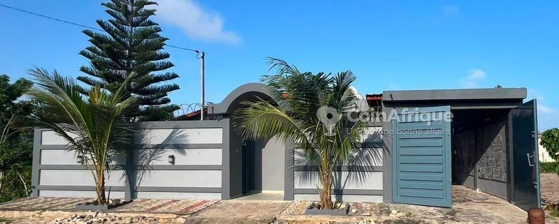 Maison spacieuse de 5 pièces avec installation électrique double et finitions haut de gamme
