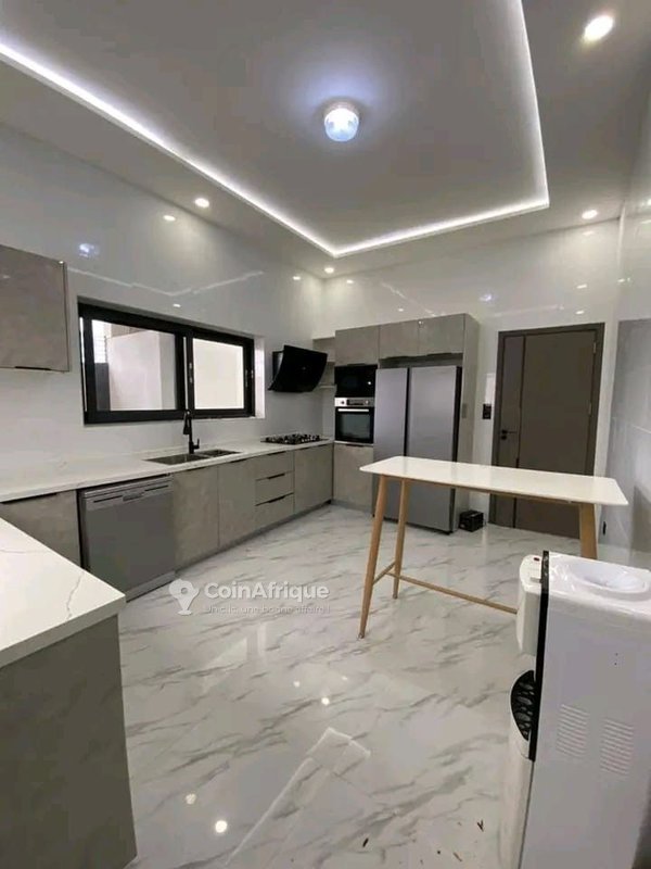 Villa luxueuse de 4 pièces avec piscine et jardin spacieux