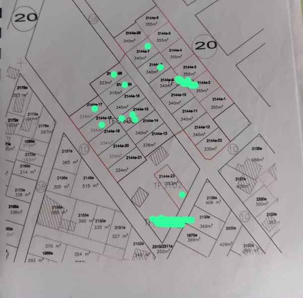 Terrain constructible avec titre foncier dans un quartier prisé