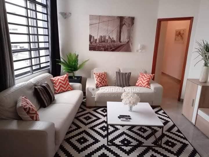 Appartement meublé d'une pièce avec climatisation et services haut de gamme