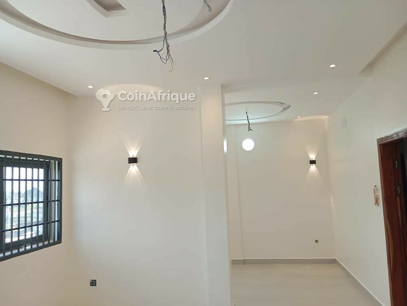 Appartement meublé de 3 pièces avec balcon et garage personnel