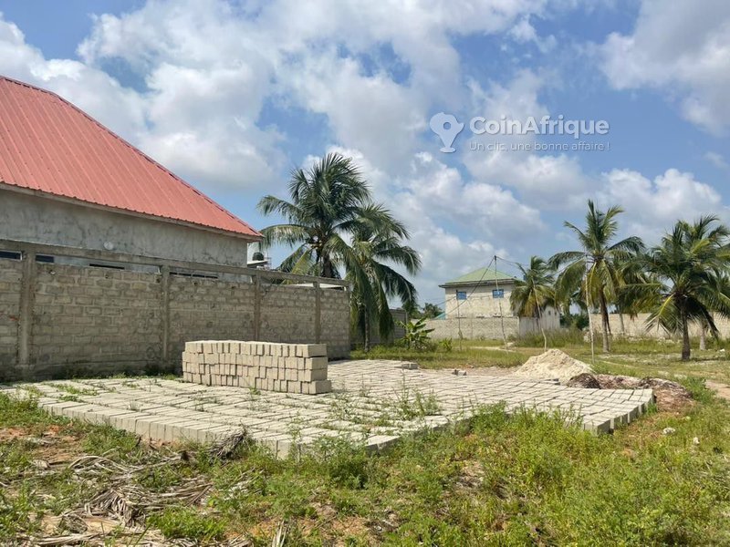 Terrain à vendre - 8 lots de parcelles avec emplacement stratégique près d'infrastructures haut de gamme