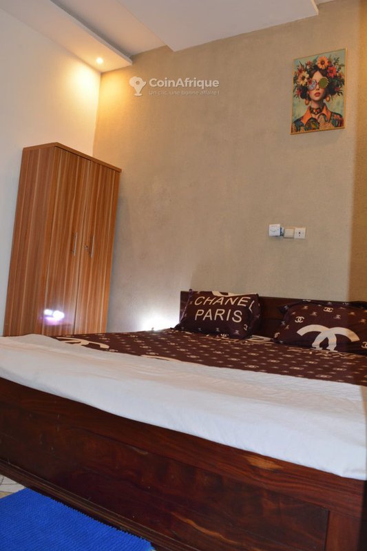 Appartement meublé d'une pièce avec climatisation et sécurité 24h/24