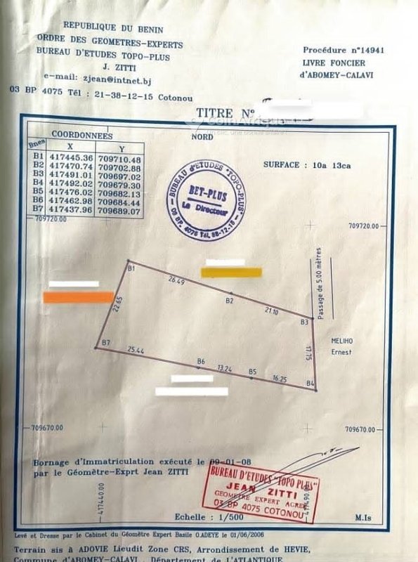 Terrain résidentiel viabilisé de 1013 m² avec titre foncier personnel et levé topographique